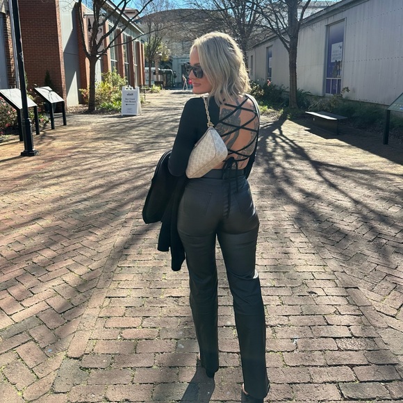 Meet your Posher, Christina - Picture 1 of 1